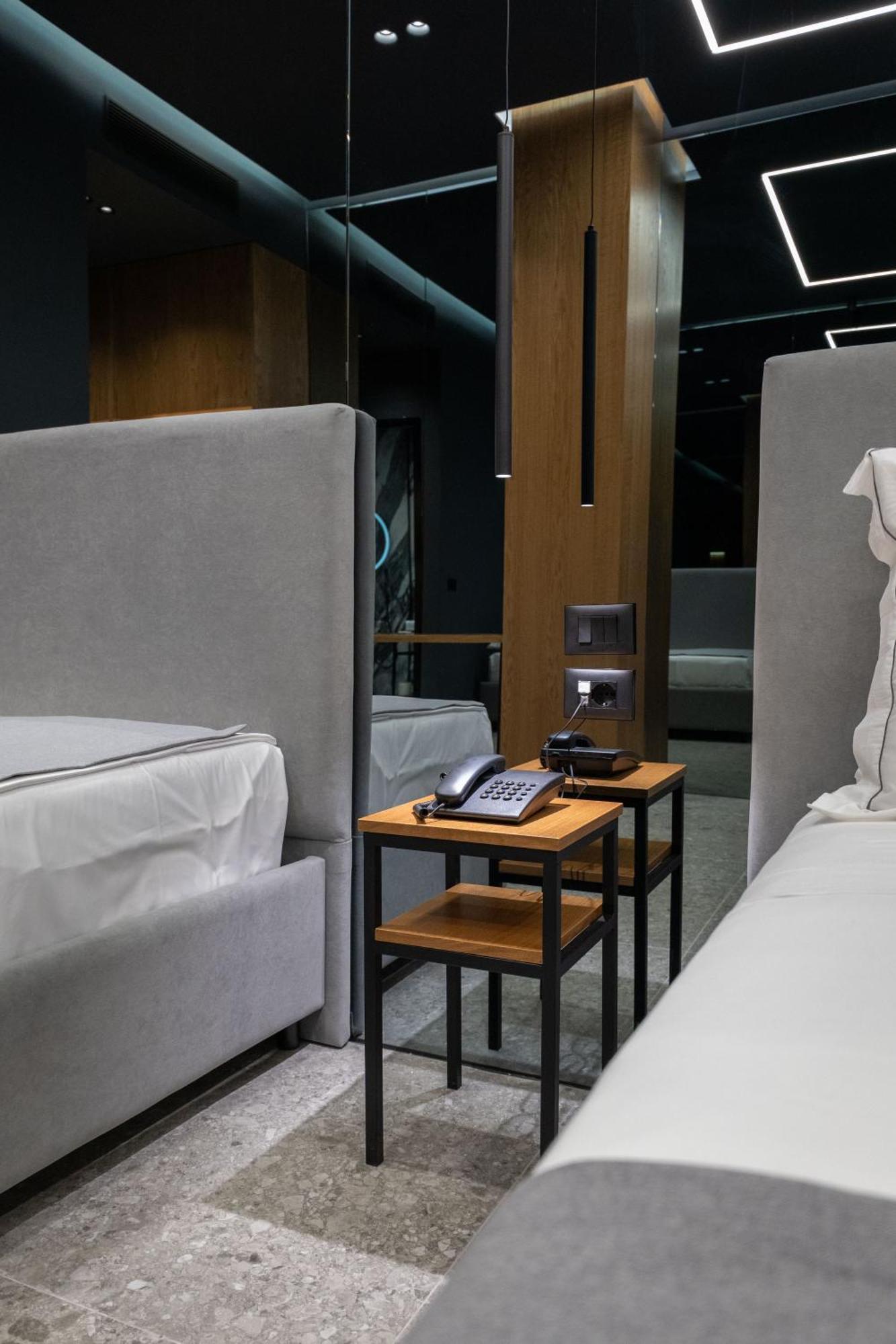 Gest Hotel Radhimë エクステリア 写真