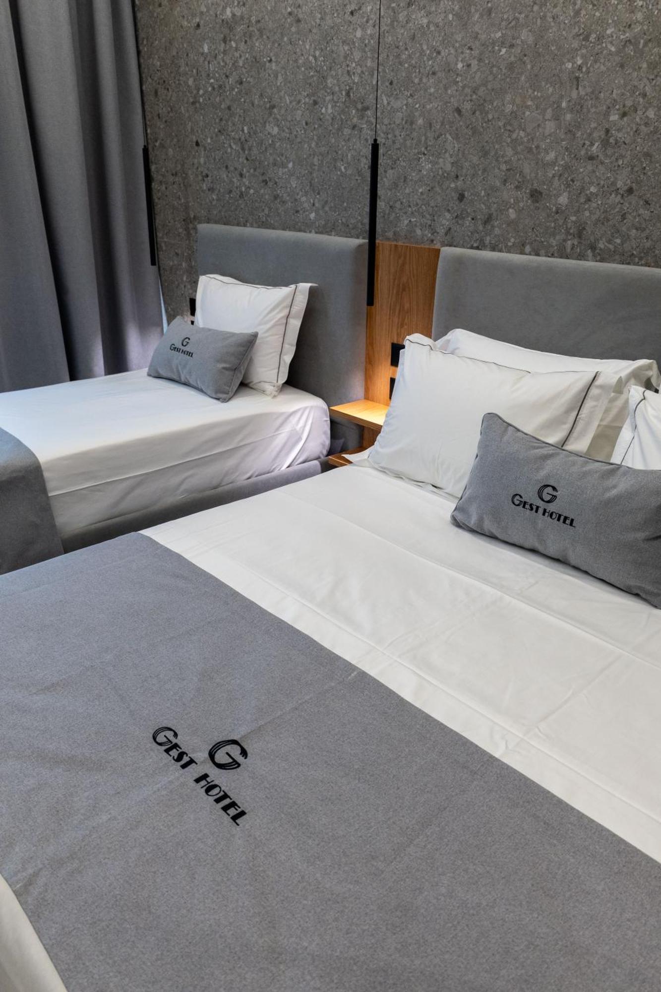 Gest Hotel Radhimë エクステリア 写真