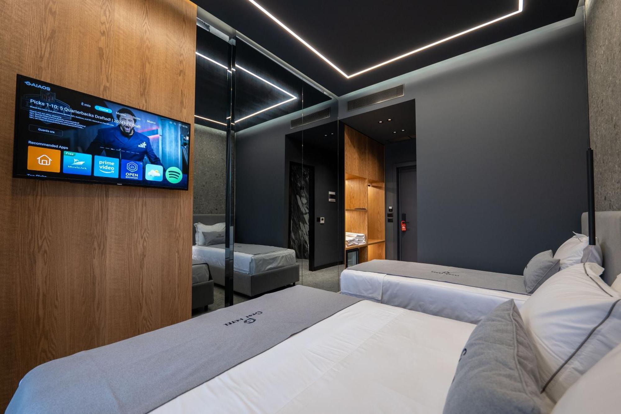 Gest Hotel Radhimë エクステリア 写真