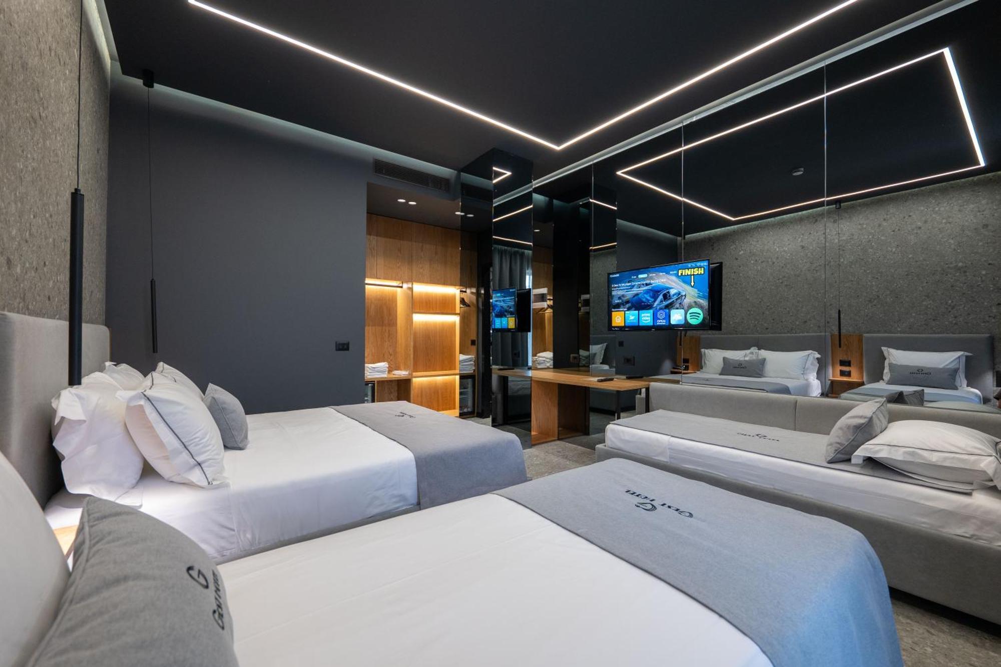 Gest Hotel Radhimë エクステリア 写真
