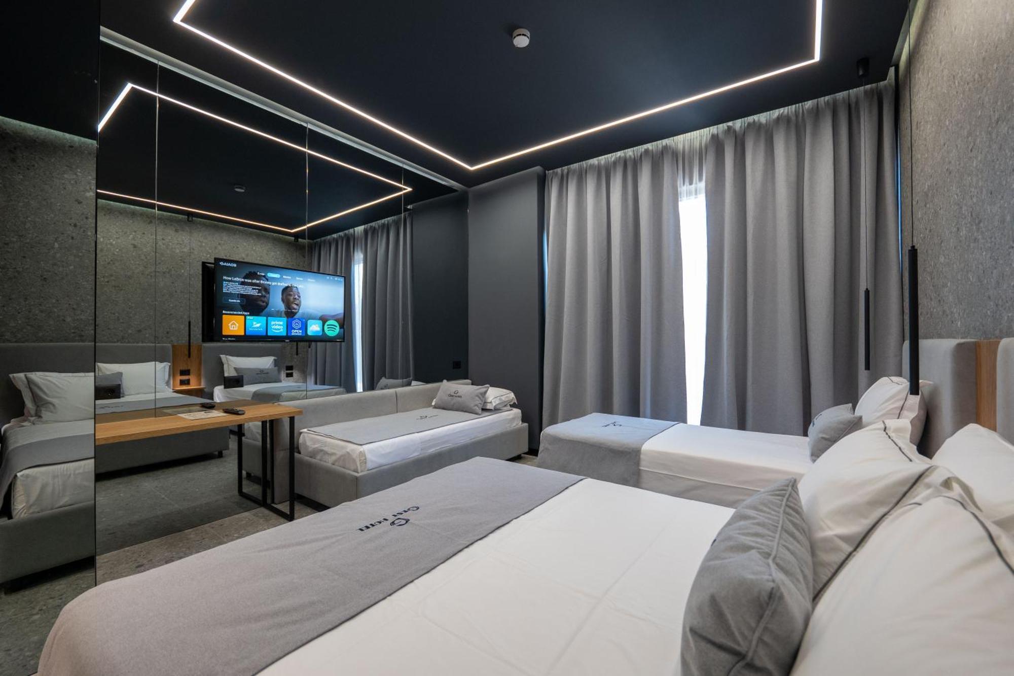 Gest Hotel Radhimë エクステリア 写真