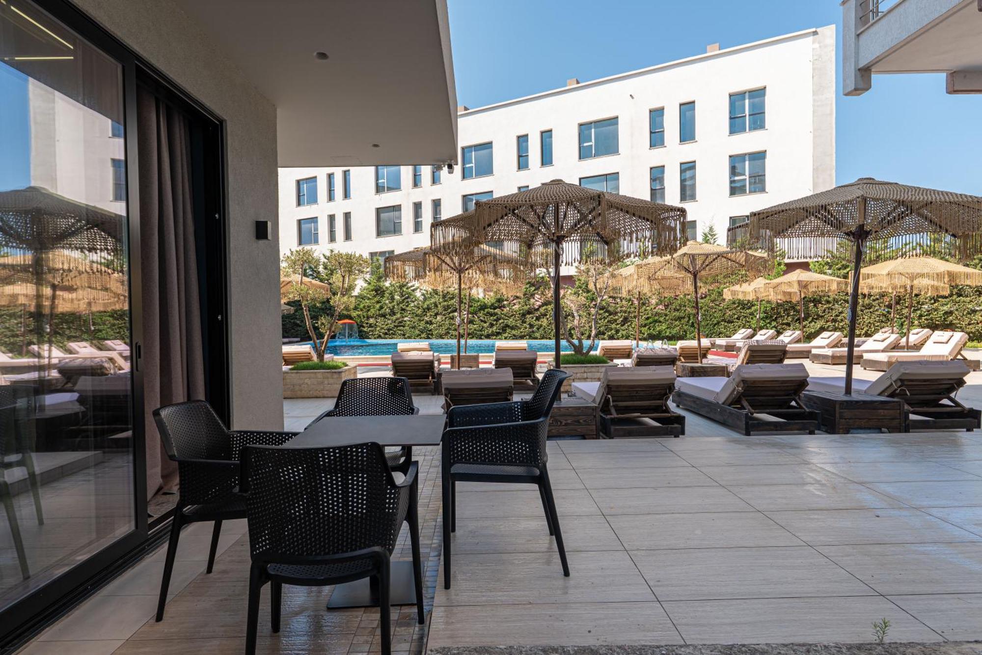 Gest Hotel Radhimë エクステリア 写真