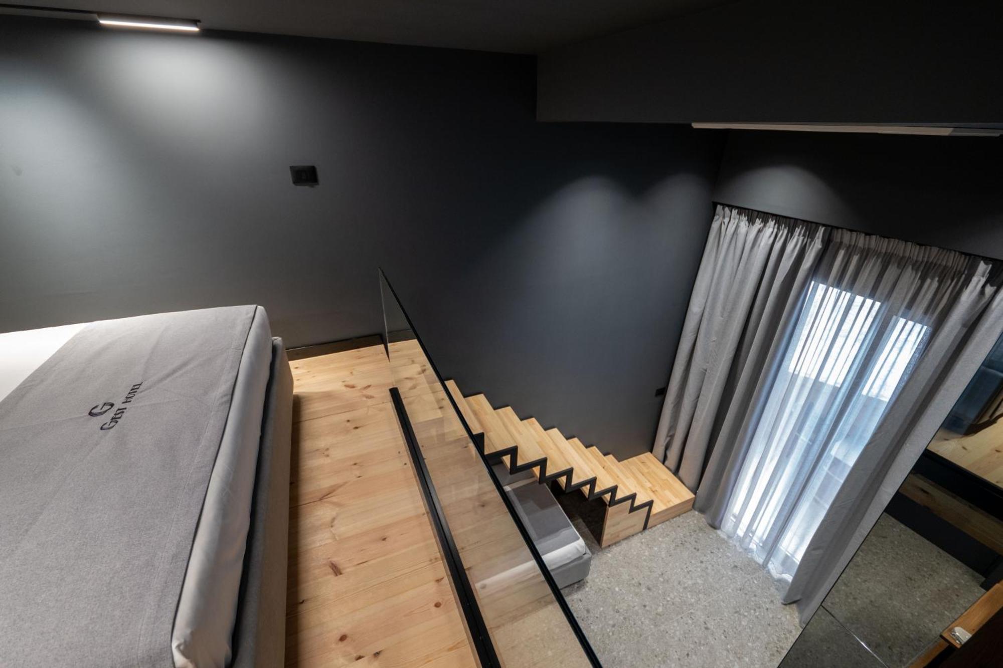 Gest Hotel Radhimë エクステリア 写真