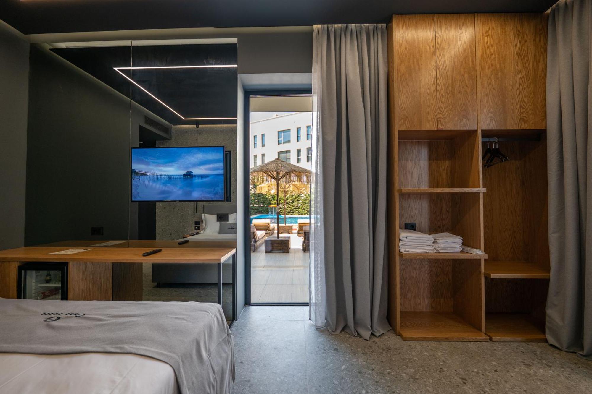 Gest Hotel Radhimë エクステリア 写真