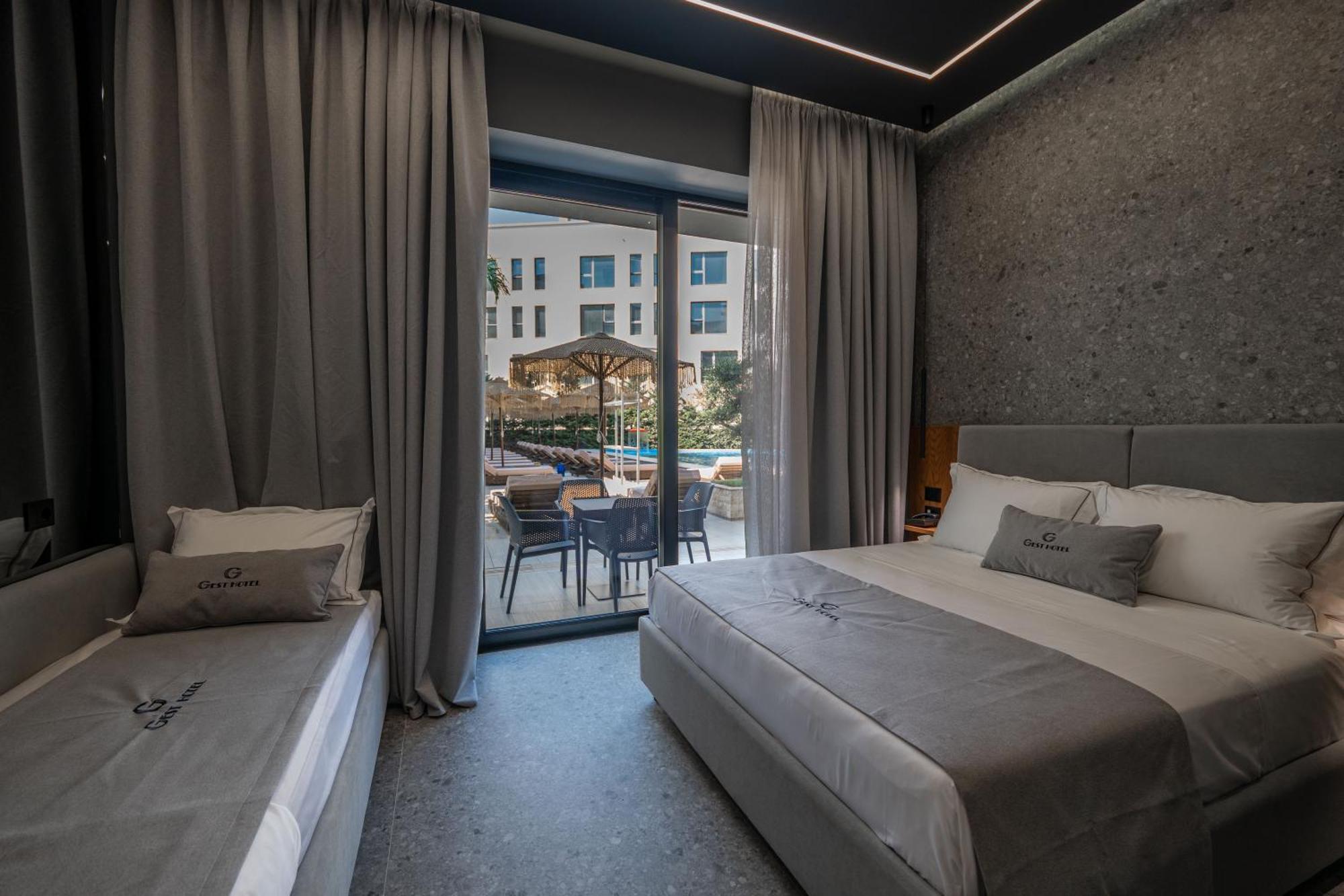 Gest Hotel Radhimë エクステリア 写真