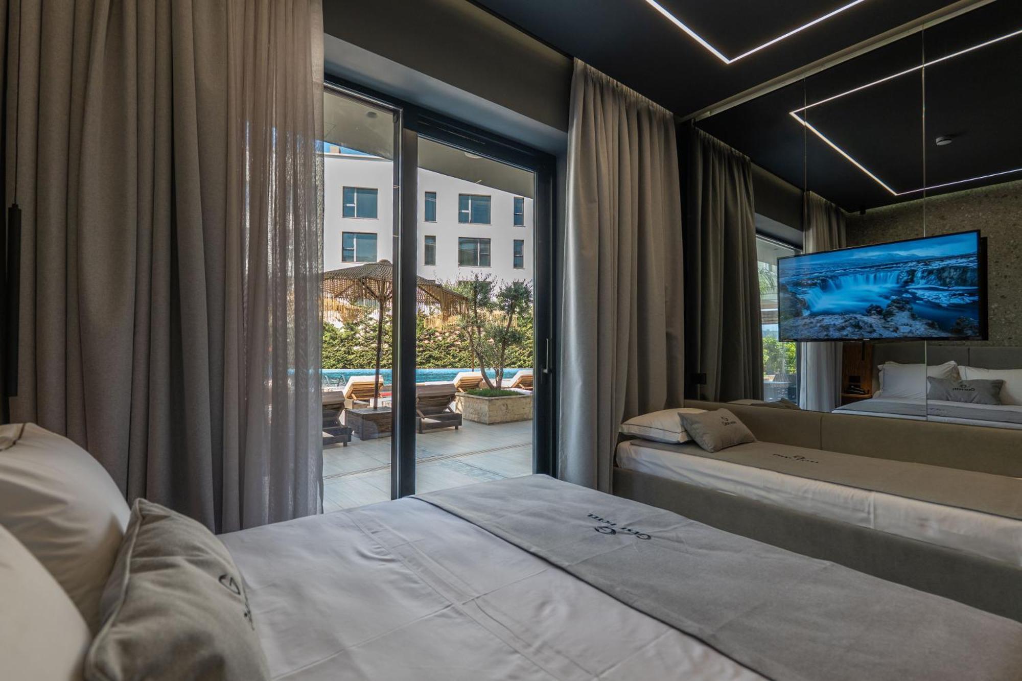 Gest Hotel Radhimë エクステリア 写真
