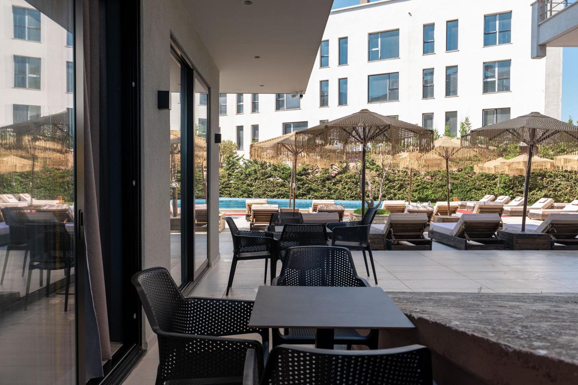 Gest Hotel Radhimë エクステリア 写真