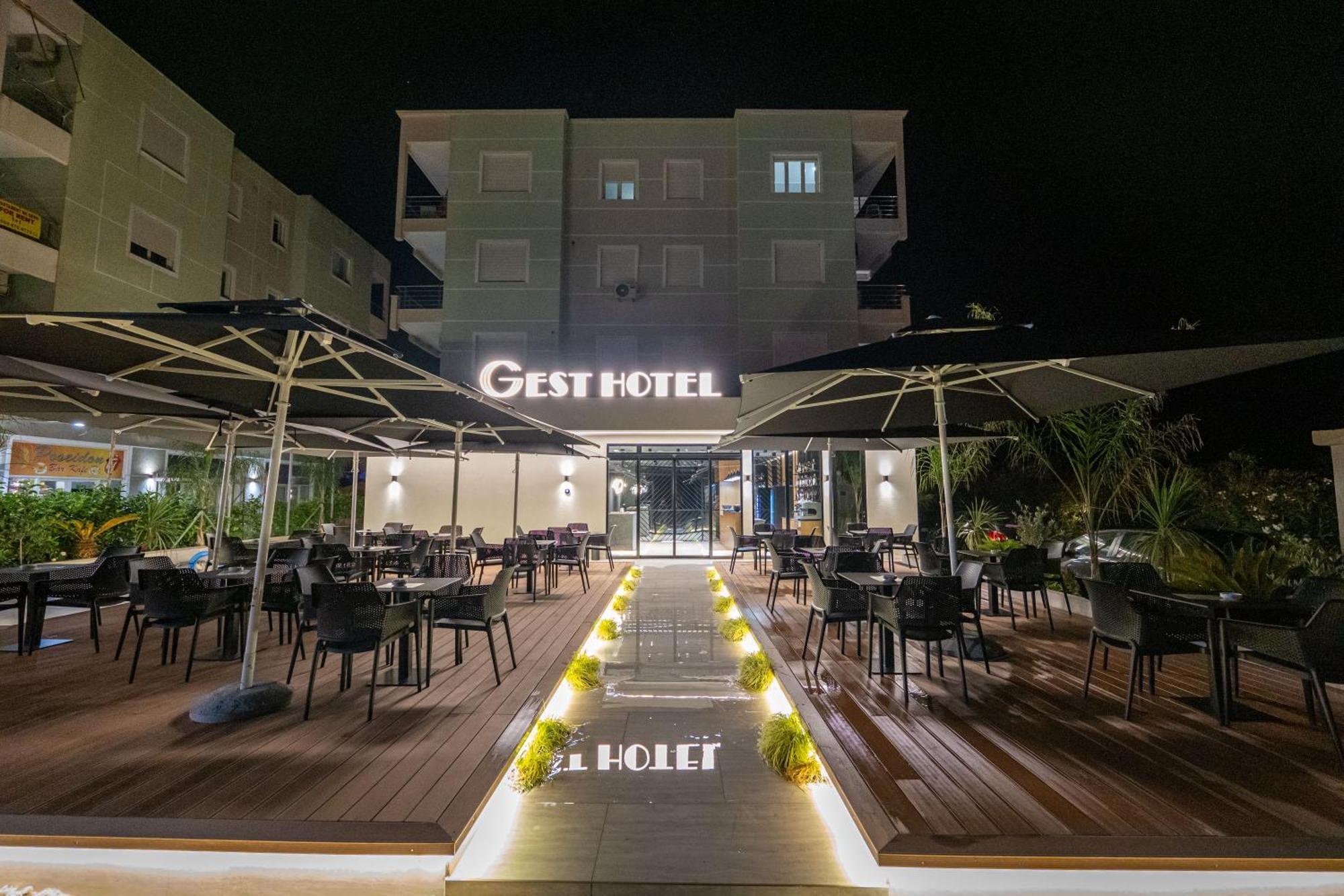 Gest Hotel Radhimë エクステリア 写真