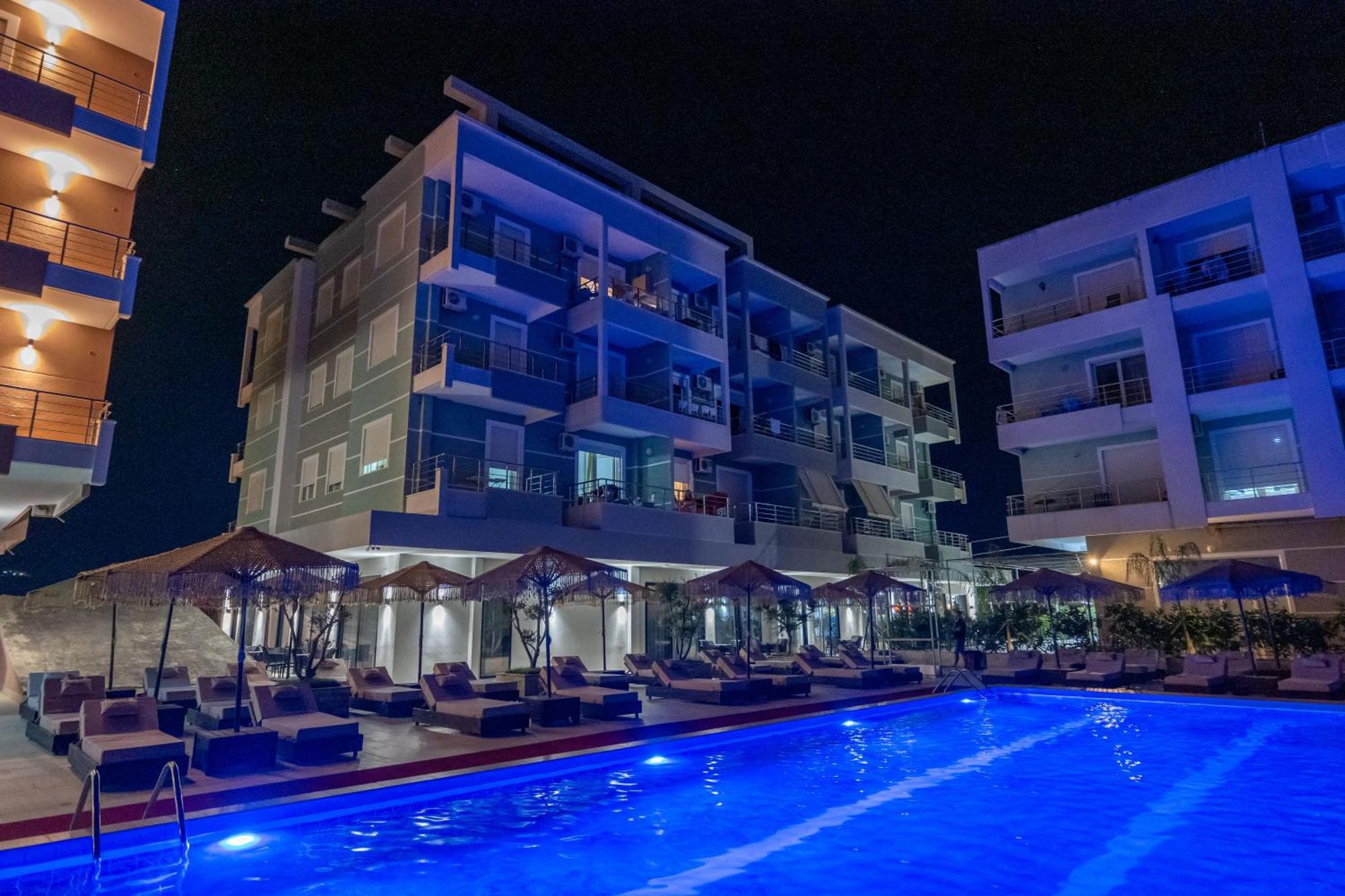 Gest Hotel Radhimë エクステリア 写真