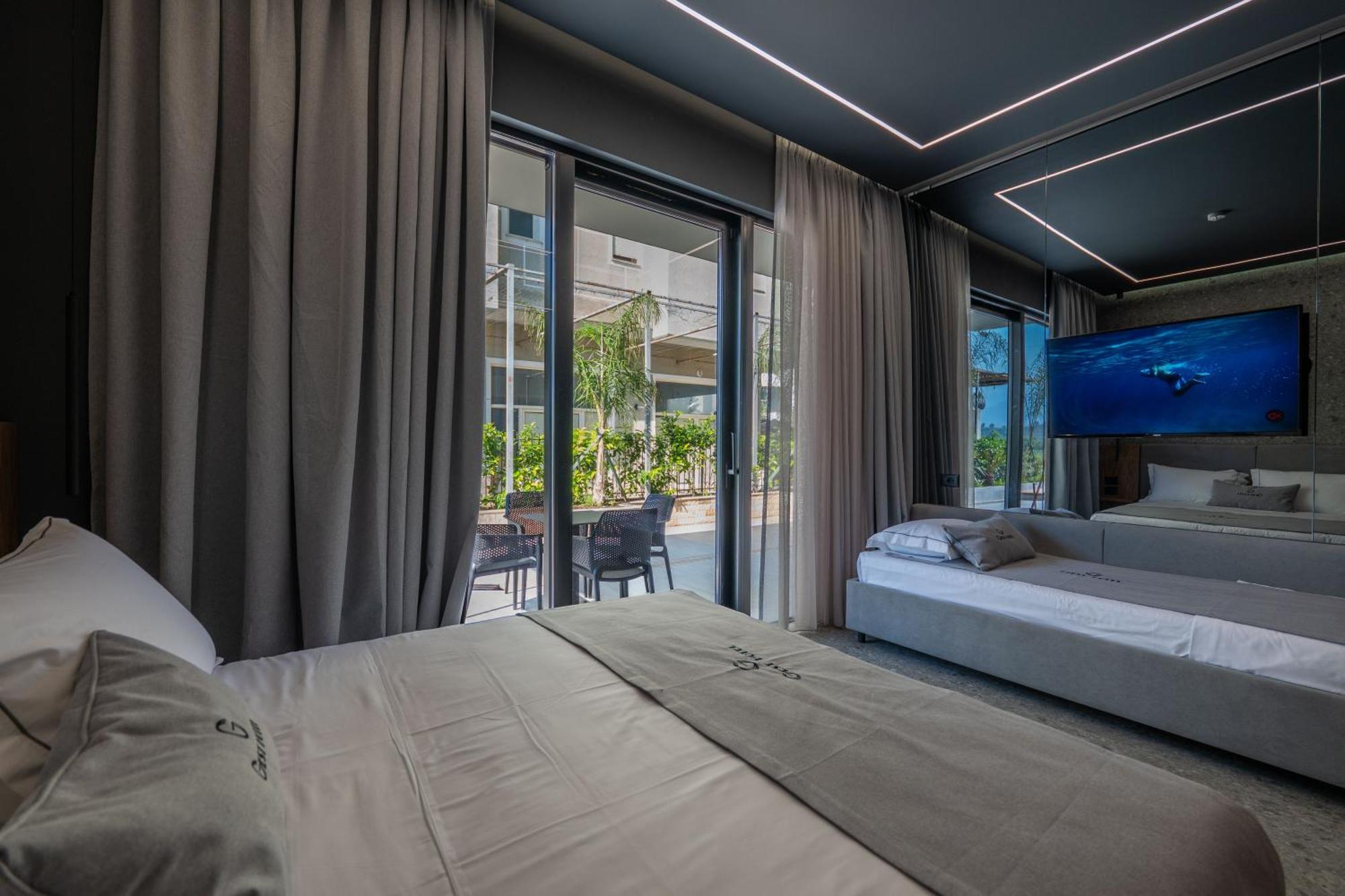 Gest Hotel Radhimë エクステリア 写真
